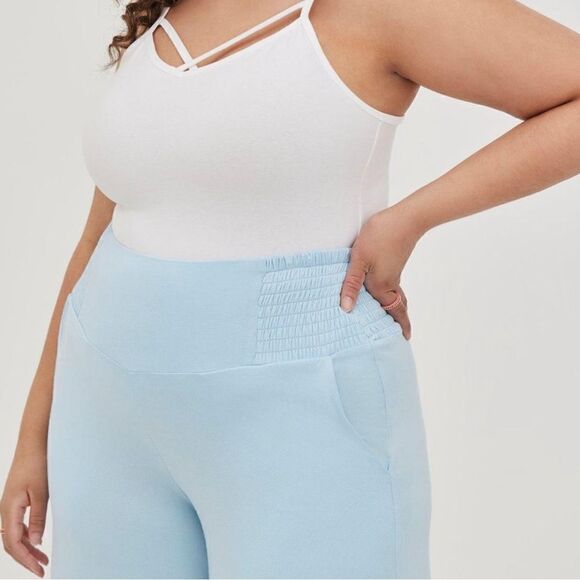 Torrid High Rise Smocked Pull On Wide Leg Pants Blue 1X NEW - Picture 13 of 13